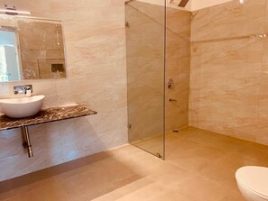 Basic Tent, Garden View | Bathroom