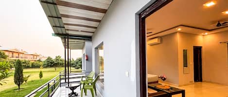 Comfort Cabin | Living area