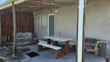 Apartment, 1 Bedroom, Smoking, Patio | Living area