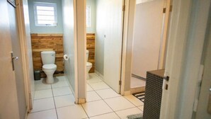 Apartment, 1 Bedroom, Smoking, Patio | Bathroom