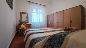 2 soverom, strykejern/-brett, wi-fi (inkludert) og sengetøy