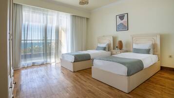 Apartment, 2 Bedrooms, Sea View | 2 bilik tidur, seterika/papan seterika, Wi-fi percuma