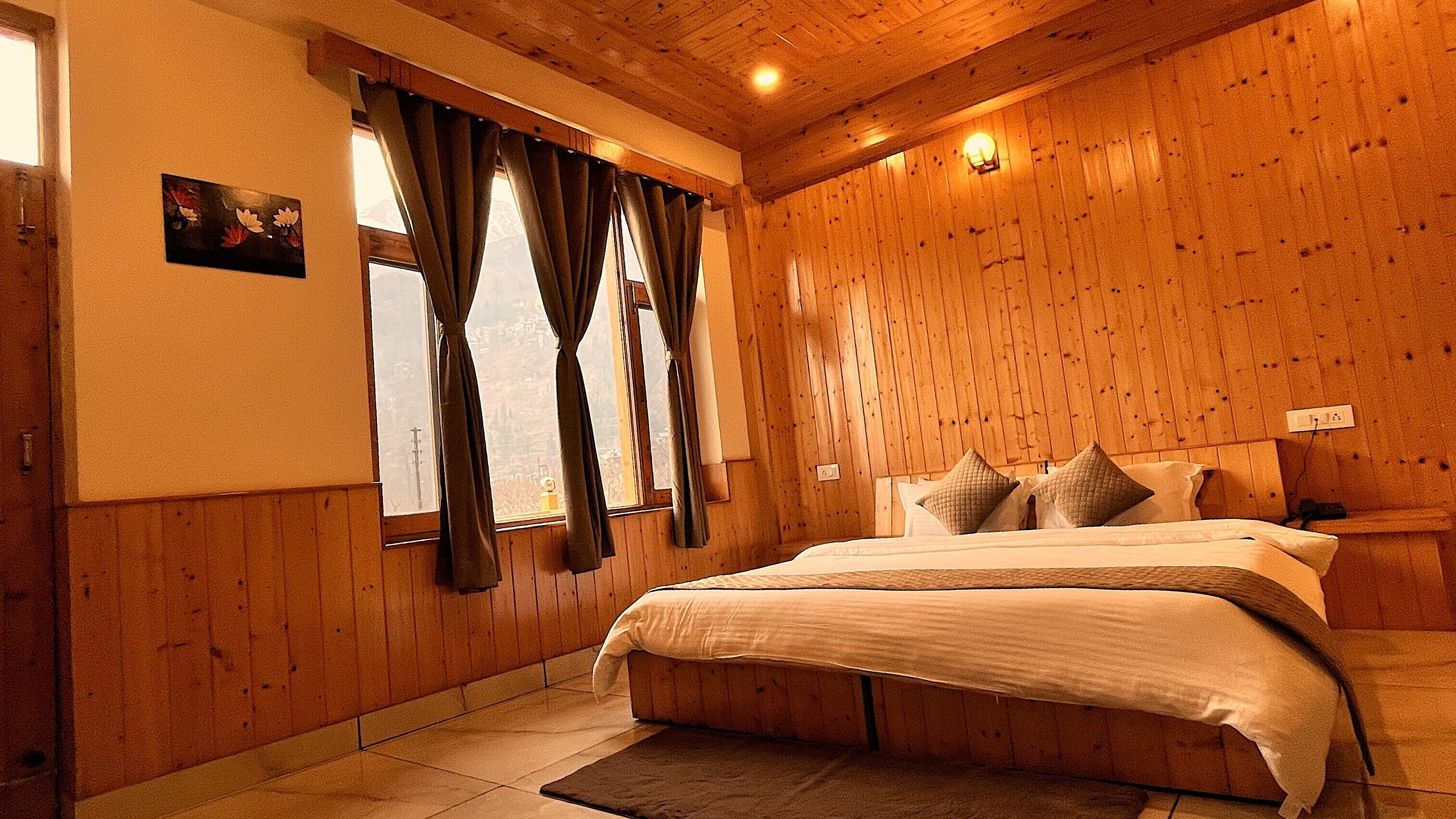 Soundproofing, free WiFi, bed sheets