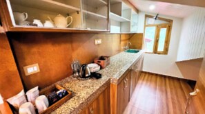 Family Triple Room | Living area