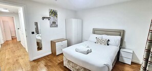 4 bedrooms, desk, iron/ironing board, travel crib