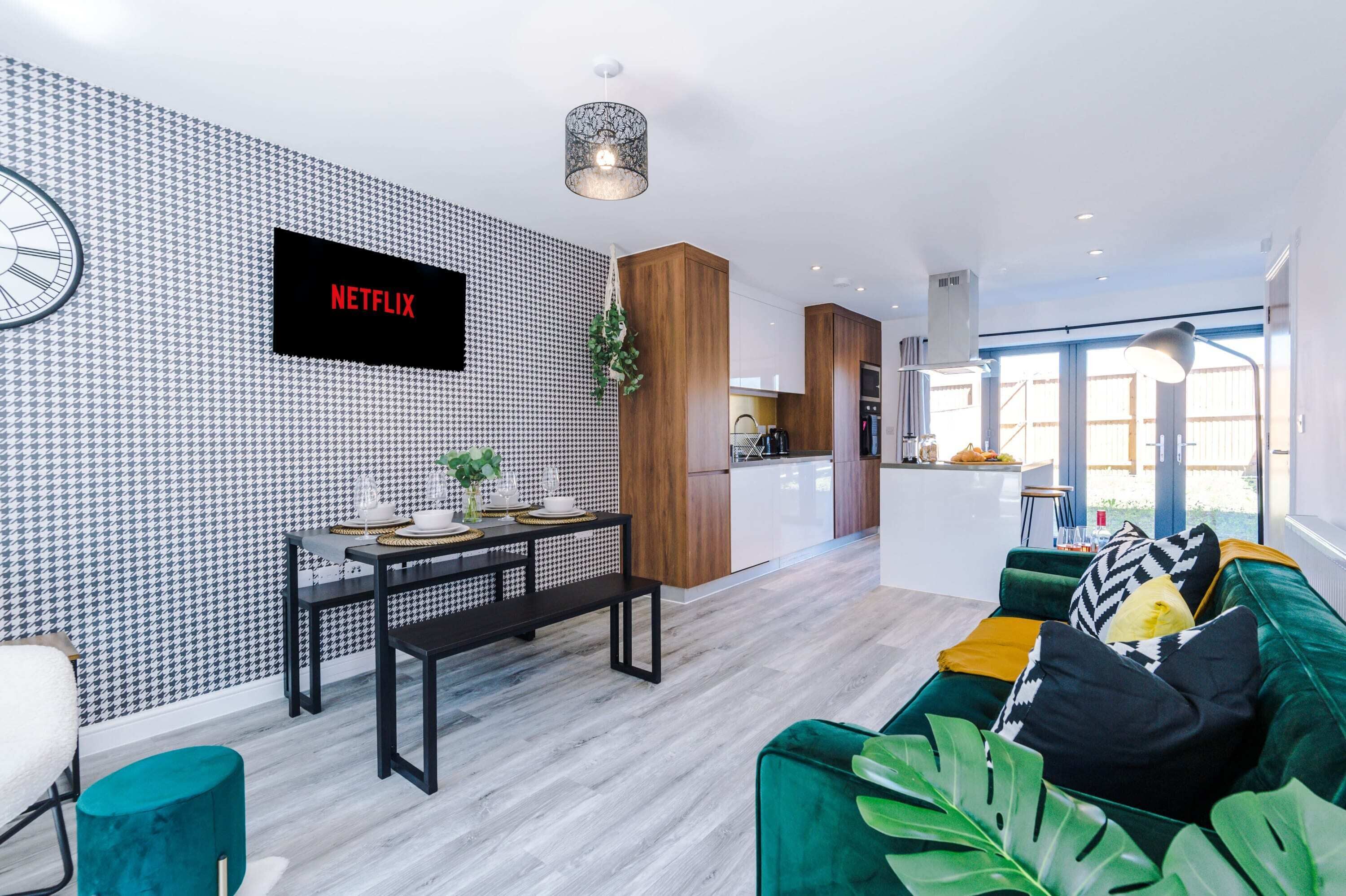 テレビ、書斎 / ワークスペース