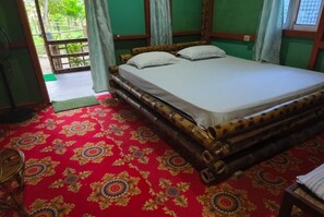 ห้องดีลักซ์, ระเบียง, วิวเมือง | ผ้าปูที่นอน