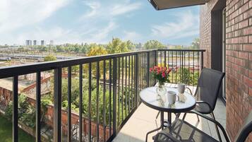 Family Apartment | Balcony