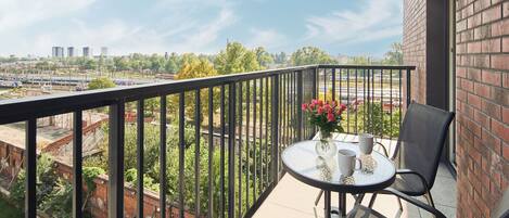 Family Apartment | Balcony