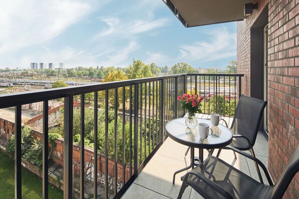 Family Apartment | Balcony