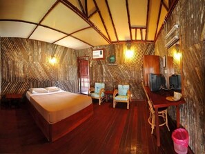 Room - Dragon Inn Floating Resort (Semporna)