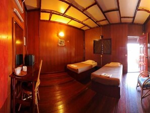 Room - Dragon Inn Floating Resort (Semporna)