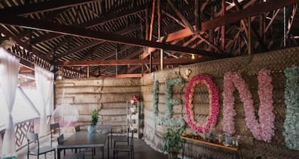 Dragon Inn Floating Resort