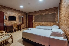 Room - Dragon Inn Floating Resort (Semporna)