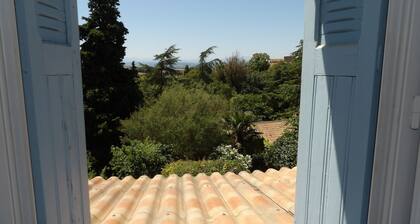 3-bedroom village house, garden, terrace. Ideal for families and friends!