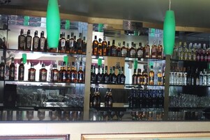 Bar (en el alojamiento)