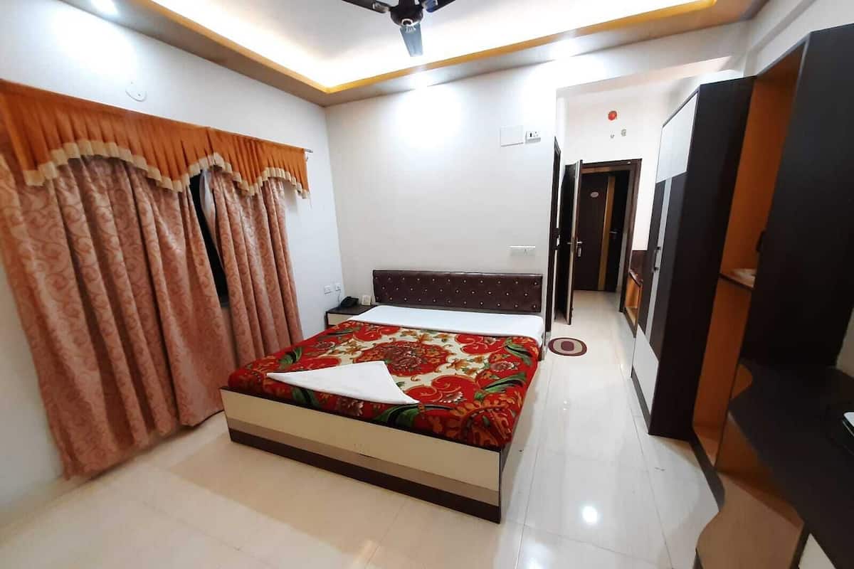 Deluxe Double Room | Desk, free WiFi