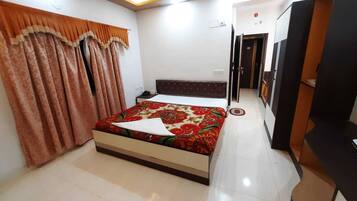 Deluxe Double Room | Desk, free WiFi