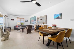 Dining - The Roman Penthouse with Stunning Sea View (Kralendijk)