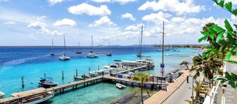 Seaview Caribe with fantastic sea views and communal pool