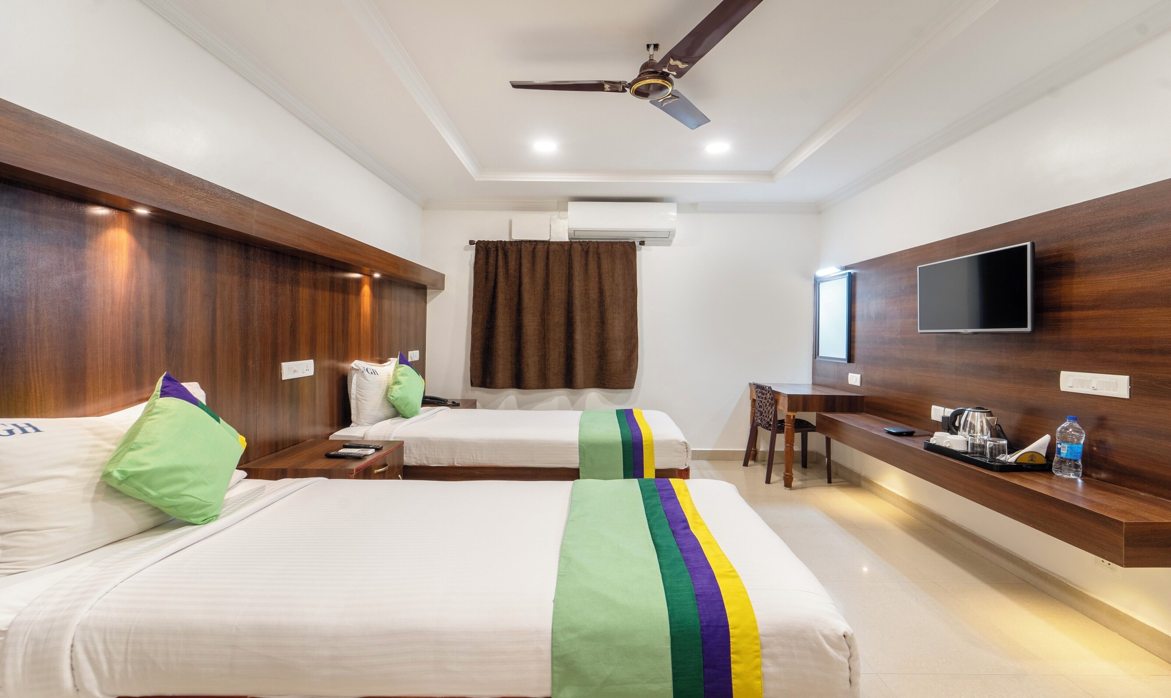 Deluxe Double or Twin Room, City View | Desk, iron/ironing board, free WiFi