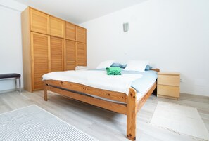 2 soverom, strykejern/-brett, wi-fi og sengetøy