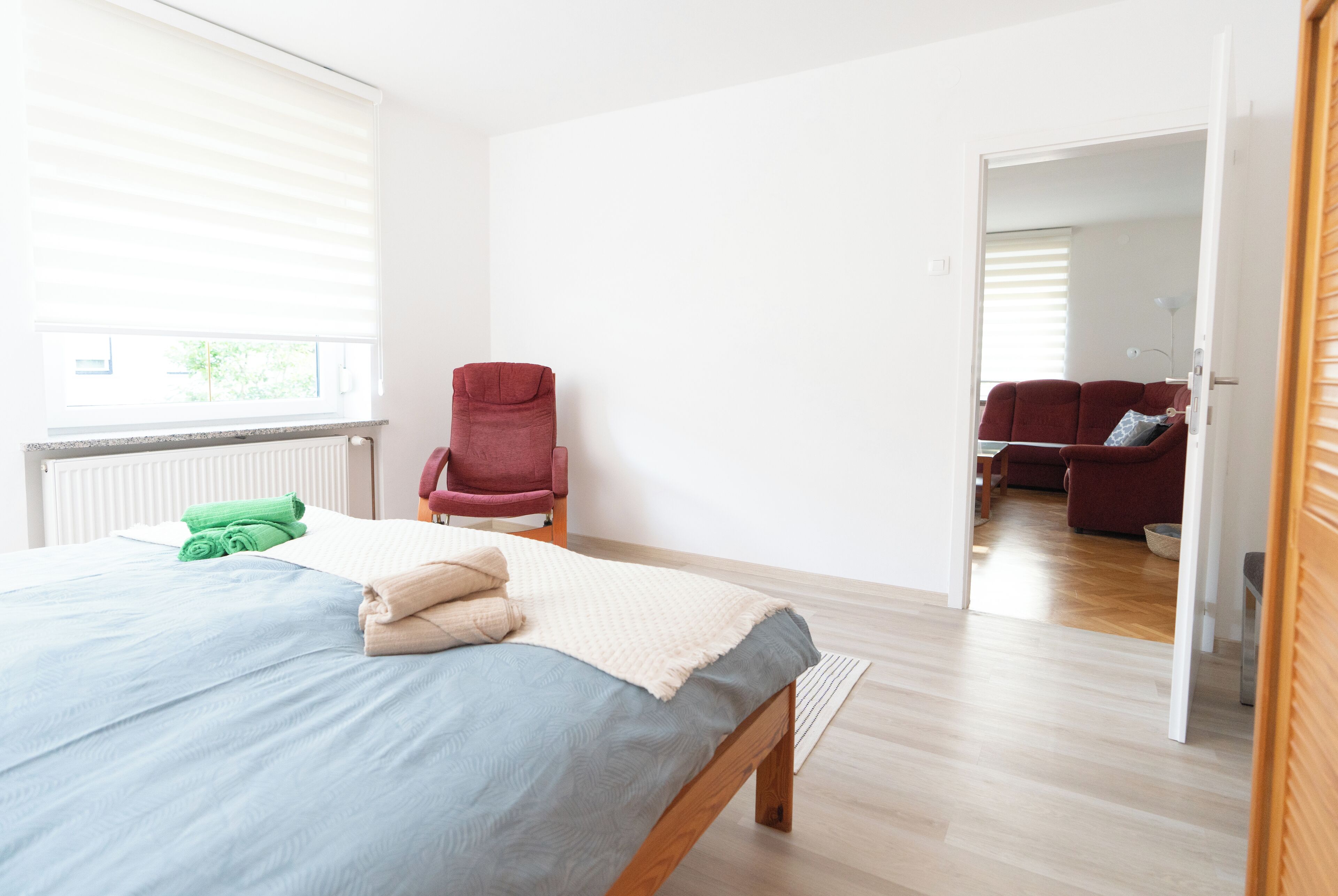 2 bedrooms, desk, iron/ironing board, WiFi