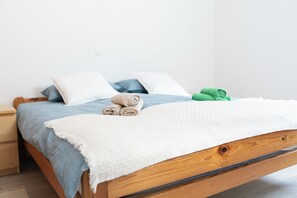 2 chambres, fer et planche à repasser, Wi-Fi, draps fournis