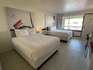 Desk, iron/ironing board, WiFi, bed sheets