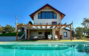 A heated pool - Amazing home in Vukanovec with sauna (Vukanovec)
