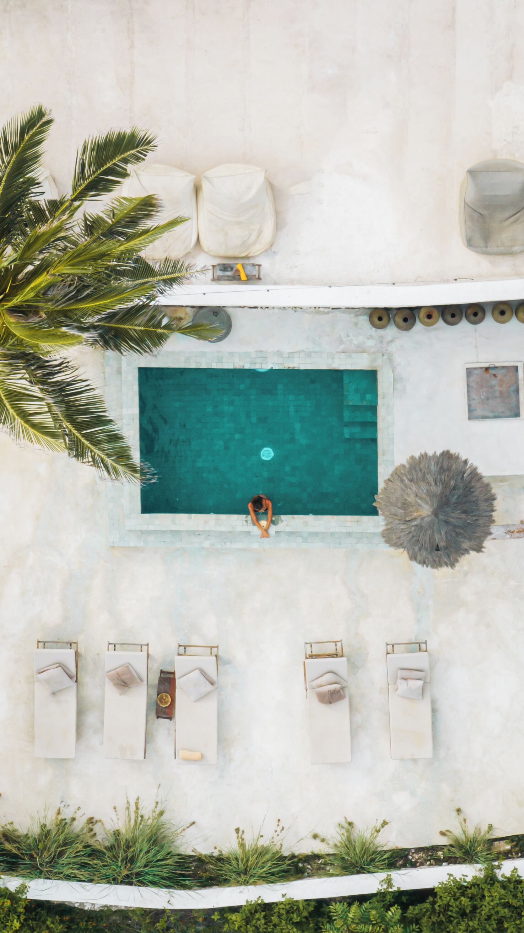 2 outdoor pools