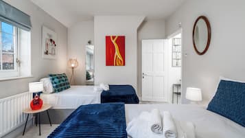 2 bedrooms, iron/ironing board, WiFi, bed sheets