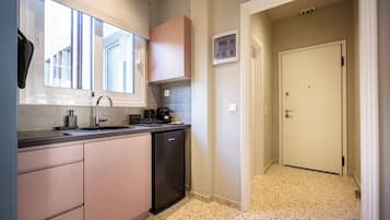 Frigobar, microondas