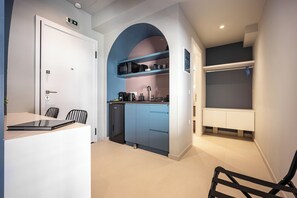 Deluxe-lejlighed - balkon - byudsigt | Privat tekøkken | Minikøleskab, mikrobølgeovn