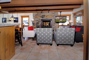 TV, fireplace, offices - Top Notch Plaza, Ski in/out, Hot tub, tennis (Mt. Crested Butte)