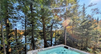 Luxurious Chalet Ambre - Waterfront, Spa, and Fireplace!