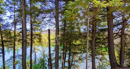 Luxurious Chalet Ambre - Waterfront, Spa, and Fire