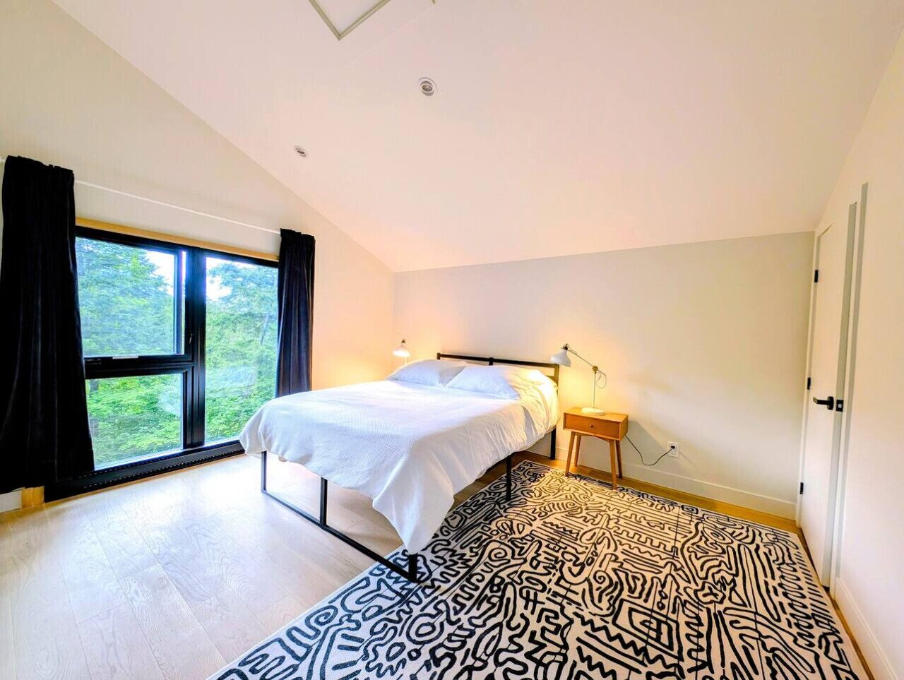 3 makuuhuonetta, silitysrauta/-lauta, Wi-Fi, vuodevaatteet