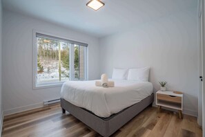 5 chambres, fer et planche à repasser, Wi-Fi, draps fournis
