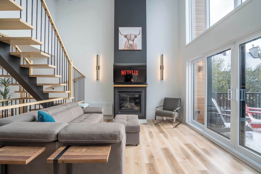 Scandinavian Chalet | Spa And Pool Table | Le 70 - Quebec