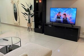 Interior - #sf1350#KLCC#zetapark#mall#wifi#netflix#8pax#city
(Kuala Lumpur)