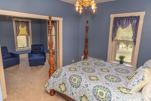 5 bedrooms, WiFi, bed sheets - Spacious 5-bedroom house with AC, WiFi in charming West Milton (West Milton)