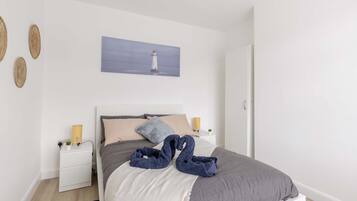 4 Schlafzimmer, Bügeleisen/Bügelbrett, WLAN, Bettwäsche