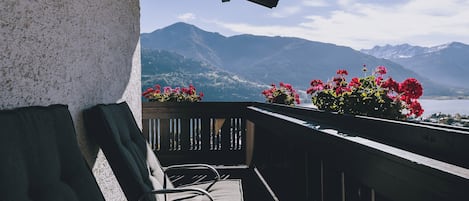 Superior Condo, Balcony, Lake View | Balcony view
