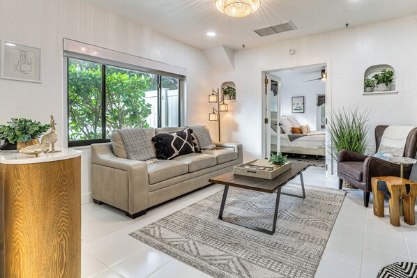 House (2 Bedrooms) | Front of property - 'the Peacock Bungalow' Near Fort Lauderdale Beach! (Fort Lauderdale)