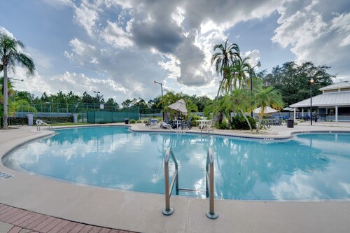 13 Mi to Epcot: Resort Studio w/ Pool Access!