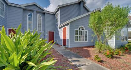 13 Mi to Epcot: Resort Studio w/ Pool Access!