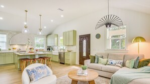 House (4 Bedrooms) | Interior - Pool, Mini Golf & Cabana: Bradenton Retreat (Bradenton)