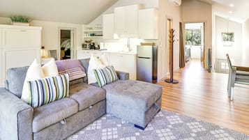 House (1 Bedroom) | Front of property