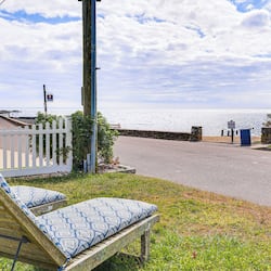 Apartment (2 Bedrooms) | Front of property